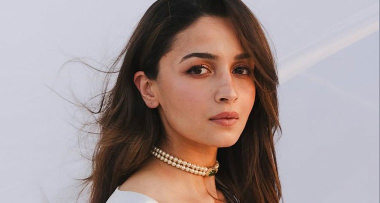  ఇండియన్ ఆర్మీని ఉద్దేశించి  అలియా భట్ ప్రత్యేక పోస్ట్ !