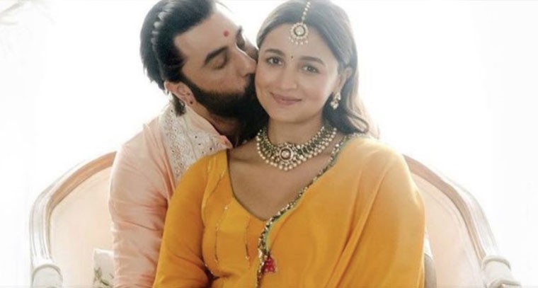 ఆడపిల్లకు జన్మనిచ్చిన అలియా భట్ !