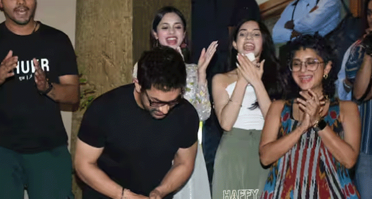 మాజీ భార్య కిరణ్ రావుతో కలిసి తన పుట్టినరోజును జరుపుకున్న  అమీర్ ఖాన్ 