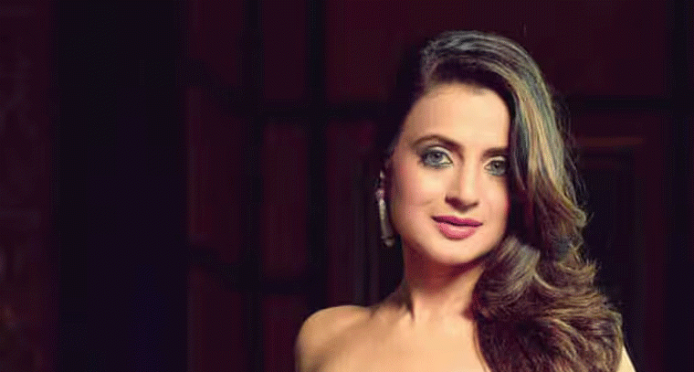 టామ్ క్రూజ్‌తో ఒక రాత్రి గడపడానికి సిద్ధం: అమీషా పటేల్