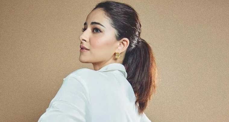 వైట్ కలర్ మినీ డ్రెస్సులో కేక పెట్టిస్తోన్న అనన్య