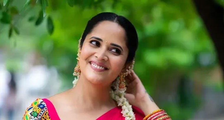 హోలీ ట్రోల్స్‌పై ఘాటుగా స్పందించిన అనసూయ