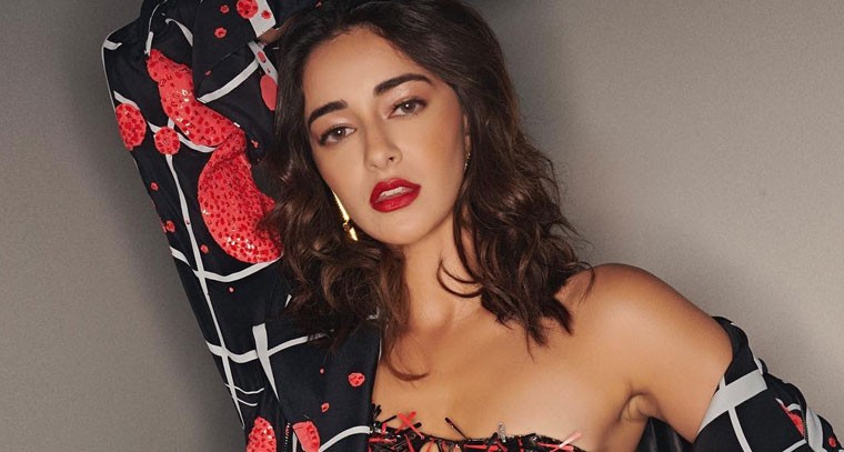 బాడీకాన్ గౌనులో అనన్య పాండే  !