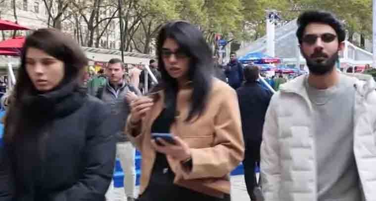 న్యూయార్క్‌ వీధుల్లో కెమెరా కంటికి చిక్కిన అనిరుధ్, కావ్య మారన్