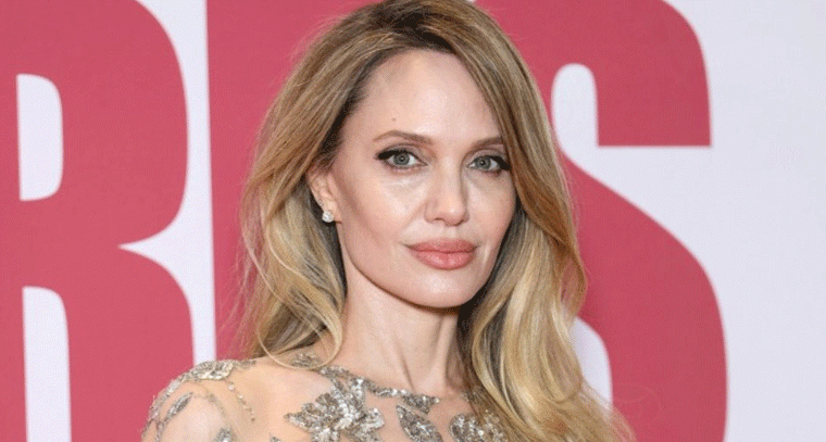 రెడ్ కార్పెట్‌పై మెరిసిన  ఏంజెలీనా జోలీ