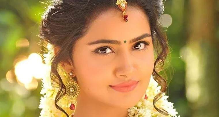 సినిమాని నాకు చూపించకపోతే నేను ప్రమోట్‌ చేయను: అనుపమ