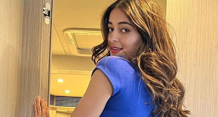 బికినీలో పిచ్చెక్కిస్తున్న అనన్య పాండే