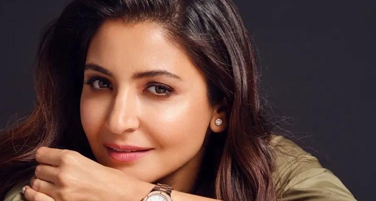 సింపుల్ లుక్‌లో అనుష్క శర్మ 