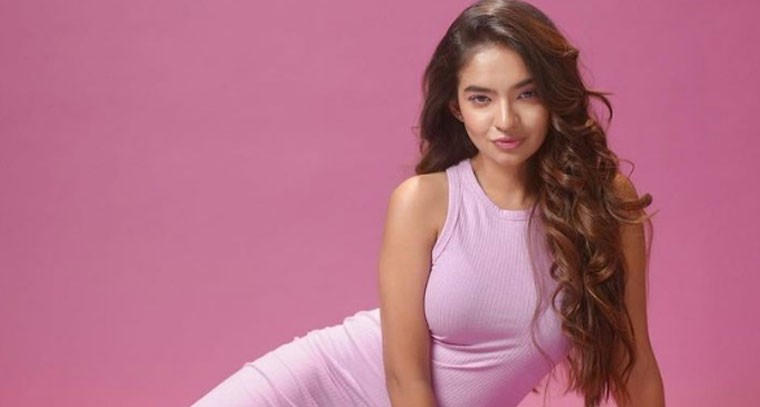 బాడీకాన్ డ్రెస్‌లో  అనుష్క సేన్ !