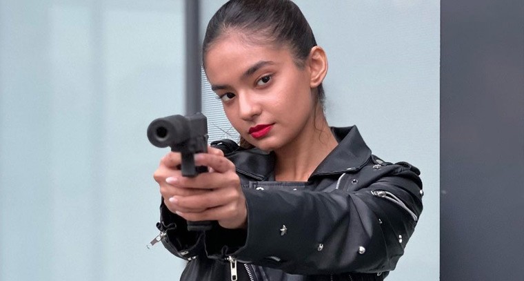 లేడీ డాన్ లుక్ లో అనుష్క సేన్ 

