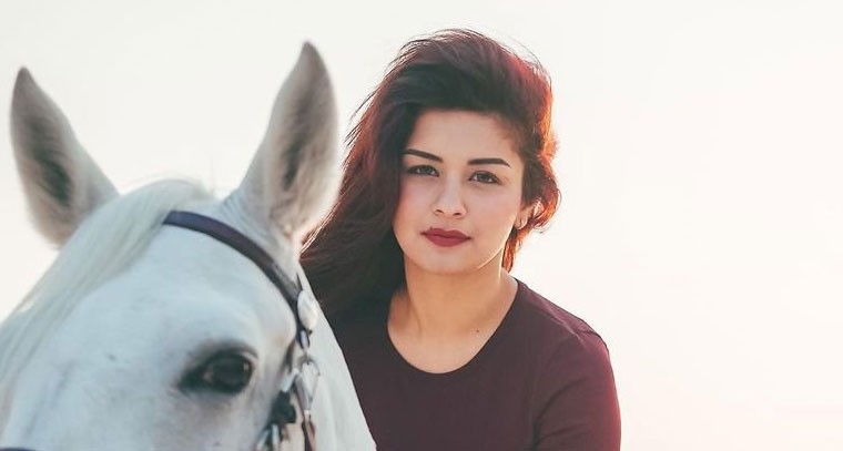  గుర్రపు స్వారీ చేస్తూ రచ్చ చేస్తున్న అవ్నీత్ కౌర్