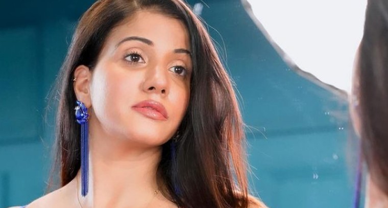 బాడీకాన్ లుక్‌లో అర్చన సింగ్