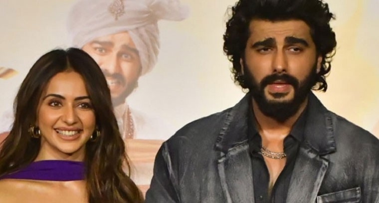 ప్రమోషనల్ ఈవెంట్‌లో అభిమాని 