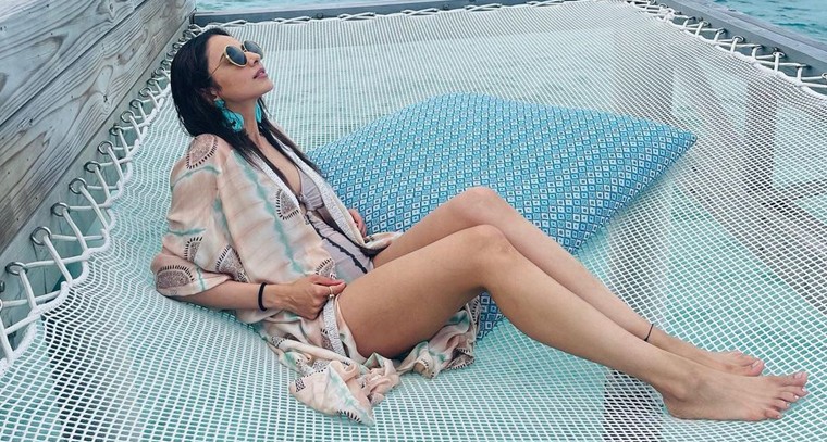 బికినీలో రిలాక్స్ అవుతున్న రకుల్