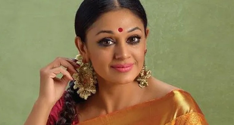 ప్రముఖ నటి ఇంట్లో చోరీ