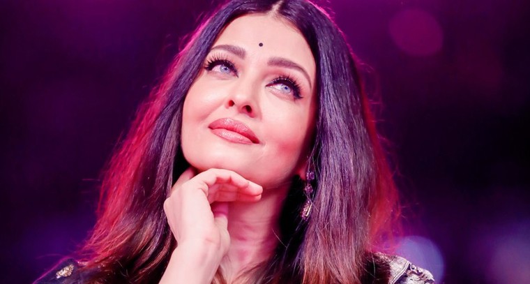 దివి నుండి దిగివచ్చిన తారక.. ఐశ్వర్య రాయ్

