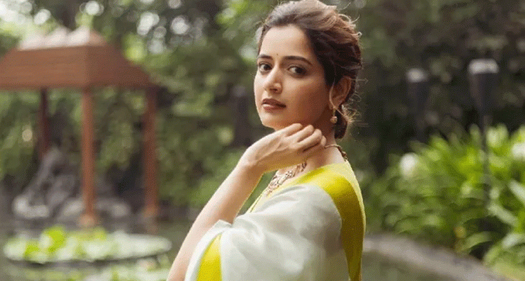 సీనియర్ హీరోల సరసన ఆషిక రంగనాథ్.. వరుసగా అవకాశాలు!