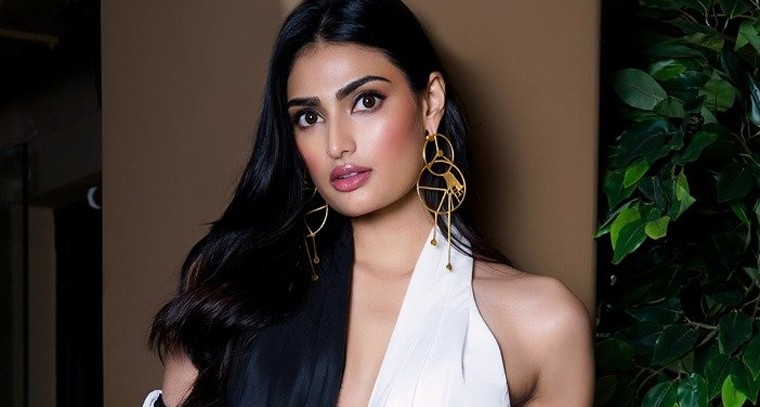 బేబీ బంప్‌తో దర్శనమిచ్చిన  అతియా శెట్టి