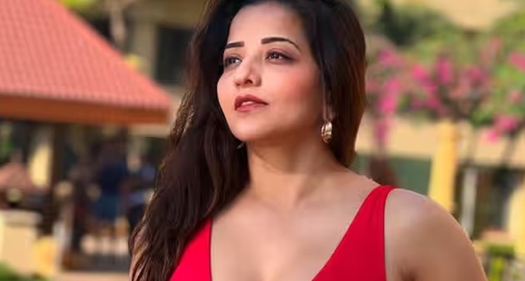 బికినీలో మోనాలిసా !