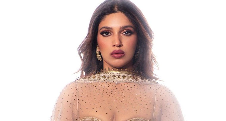 బికినీలో  భూమి పెడ్నేకర్ !