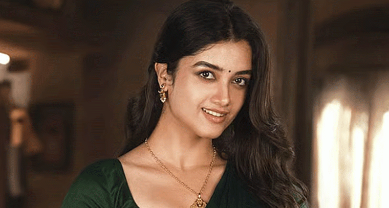 నా తొలి సినిమా 'కాంత'నే: భాగ్యశ్రీ బోర్సే