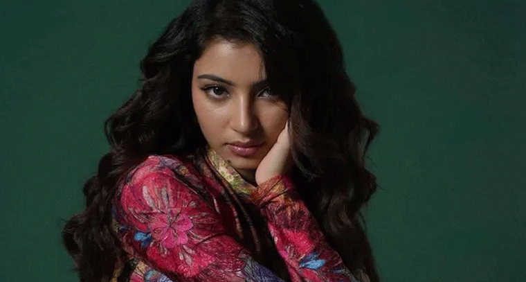 IMDbలో సారా అర్జున్ సునామీ