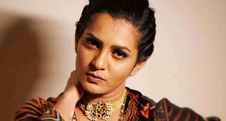 బైక్ రైడ్‌తో కొత్త ఏడాదికి గ్రాండ్ వెల్‌కమ్ చెప్పిన మలయాళ న‌టి