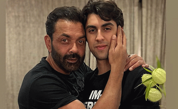 వెండి తెరపై అరంగేట్రం చేయటానికి సిద్ధంగా ఉన్న బాబీ డియోల్ కొడుకు