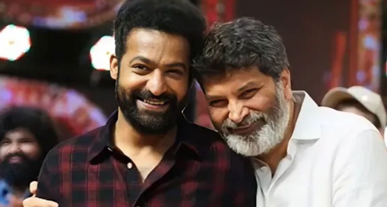 ఎన్టీఆర్–త్రివిక్రమ్ కాంబో.. ‘GOD OF WAR’ ఫిక్స్