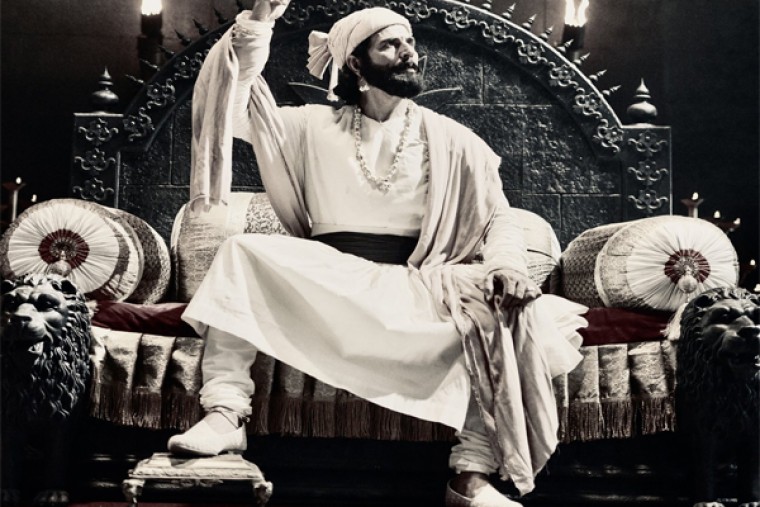 సీనియర్ స్టార్ హీరోని ట్రోల్ చేస్తున్న నెటిజన్లు 