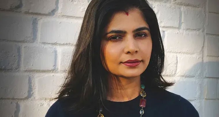 లూలూ మాల్‌లో నిధి అగర్వాల్‌కు చేదు అనుభవం, 'మృగాలు' అంటూ చిన్మయి ఫైర్!