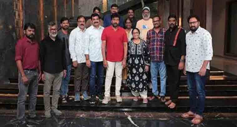 చిరంజీవిని కలిసిన తెలుగు ఫిల్మ్ జర్నలిస్ట్ అసోసియేషన్
