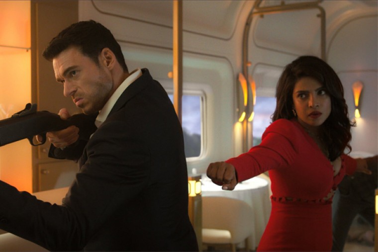 సిటాడెల్ ఫస్ట్ లుక్ ఔట్.. యాక్షన్ మూడ్ లో ప్రియాంక 