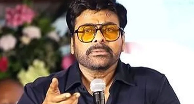 చిన్నప్పుడు చరణ్ భోజనం చేయడానికి ఆ సినిమా పెట్టాల్సి వచ్చేది - చిరంజీవి