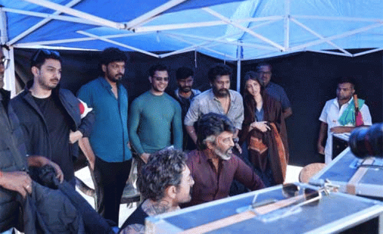 'కూలీ' సెట్స్‌ నుండి చిత్రాన్ని పోస్ట్ చేసిన లోకేష్ కనగరాజ్