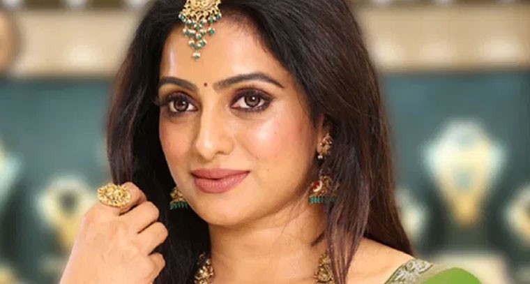 యాంకరింగ్‌లో ఇక్కడ పెద్ద సిండికేట్ ఎదిగింది: ఉదయభాను 