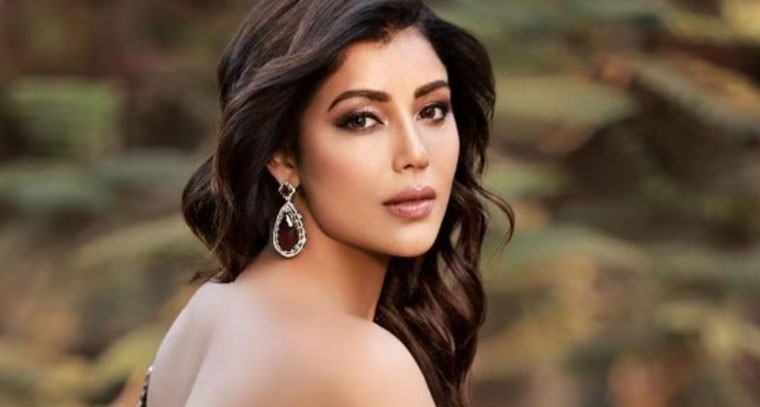 39వ పుట్టినరోజు జరుపుకుంటున్న  డెబినా బెనర్జీ 