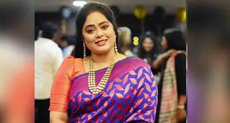 రోడ్డు ప్రమాదంలో త్రుటిలో ప్రాణాలతో బయటపడ్డ  బుల్లితెర నటి దేవిప్రియ