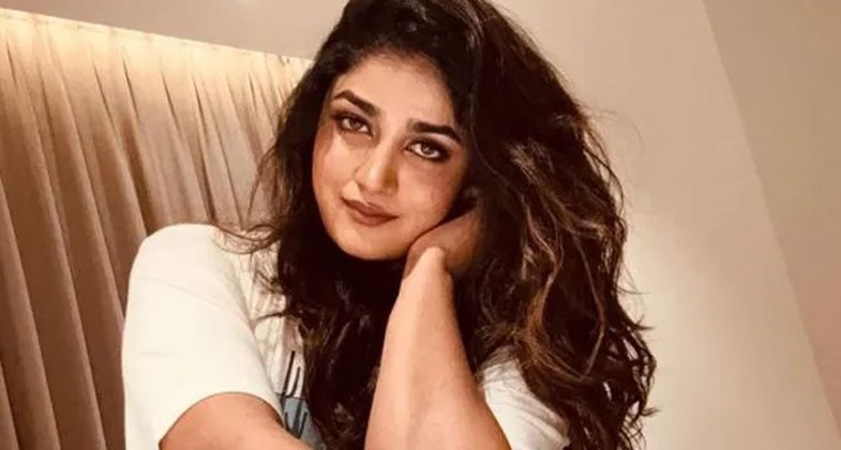 చిరంజీవి సినిమాలో డింపుల్ హయాతి నెగటివ్ రోల్?