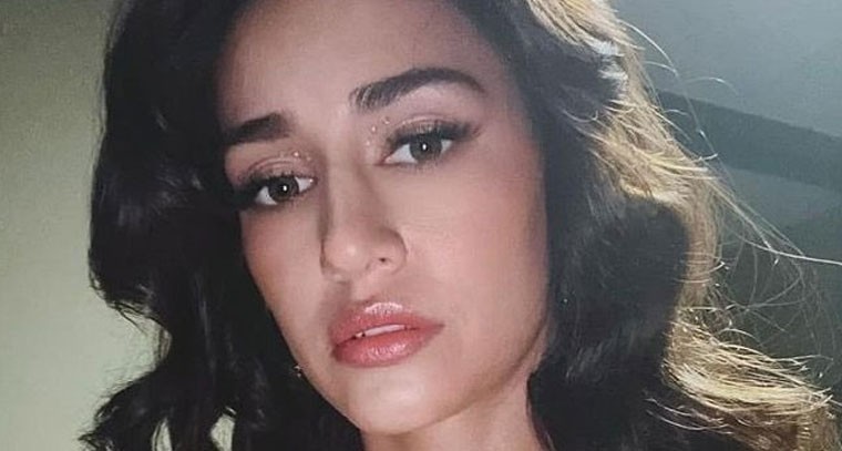  రెడ్ కలర్ డ్రస్ లో యమా హాట్ గా  దిశాపటాని