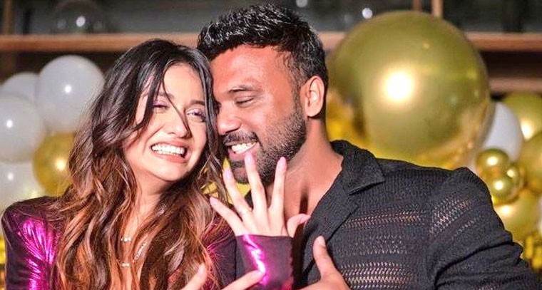 దివ్య అగర్వాల్ ఎంగేజ్‌మెంట్ ఫొటోస్ 