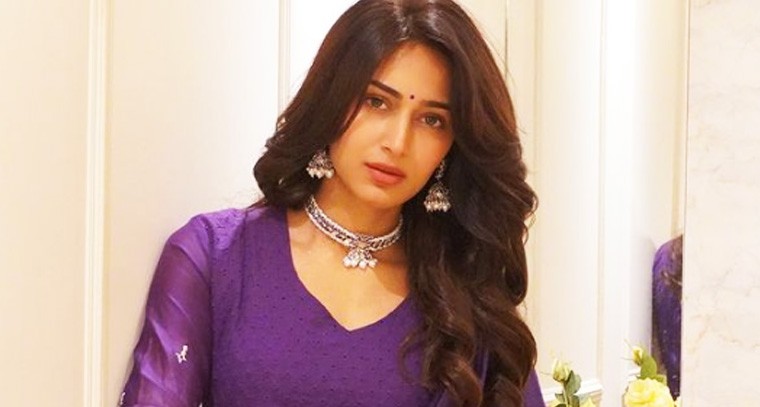 సినిమా నిర్మాతలకు ఎరికా ఫెర్నాండెజ్ సలహా 