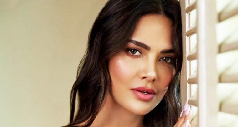 అందాలతో ఇషా గుప్తా  రచ్చ 