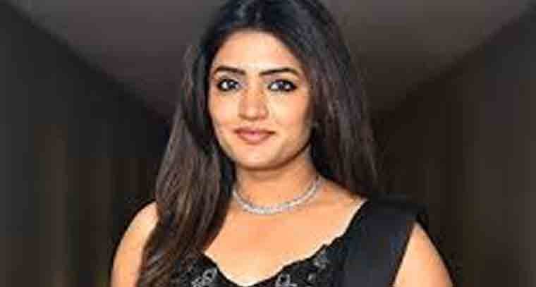 ఆ చిత్రంలో ఆ రోల్ ఇచ్చి త్రివిక్రమ్ నన్ను మోసం చేసాడు 
