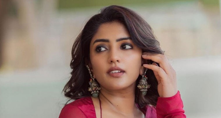 ట్రెడిషనల్‌ లుక్‌లో చంపేస్తున్న ఈషా రెబ్బా