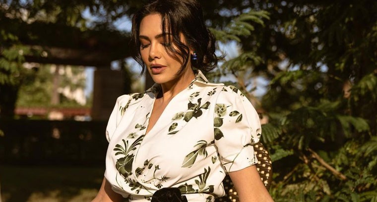 ఈషా గుప్తా  సిజ్లింగ్ స్టైల్ !