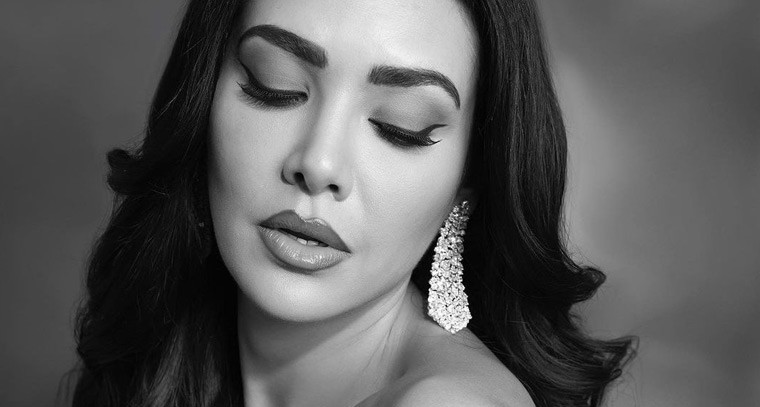 ఇషా గుప్తా హాట్ ట్రీట్ !