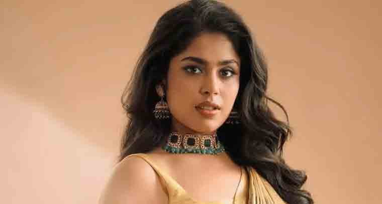 అవును, నేను ప్రస్తుతం ప్రేమలో ఉన్నాను 
