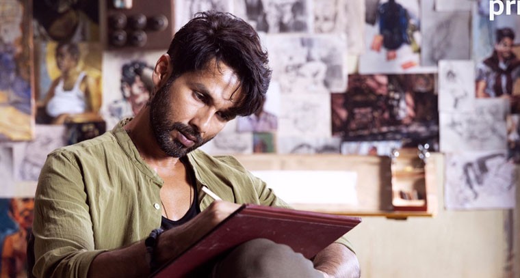 ఓటిటి లోకి అడుగు పెట్టనున్న బాలీవుడ్ హీరో!