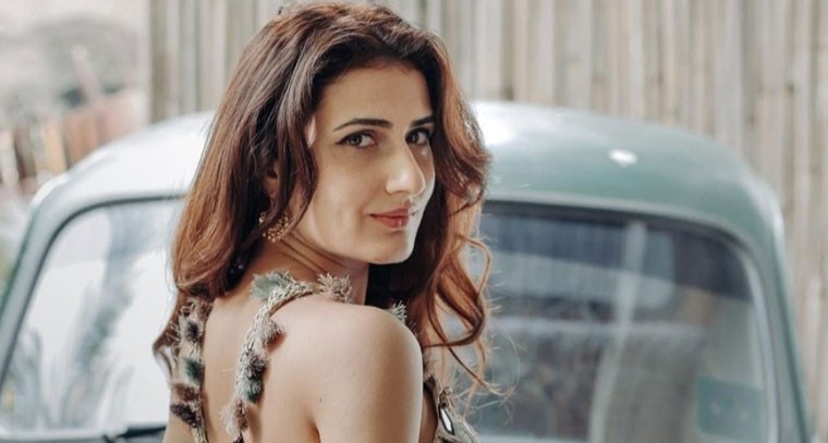 ఫాతిమా సనా షేక్ బ్యాక్‌లెస్ ఫొటోస్ వైరల్ 